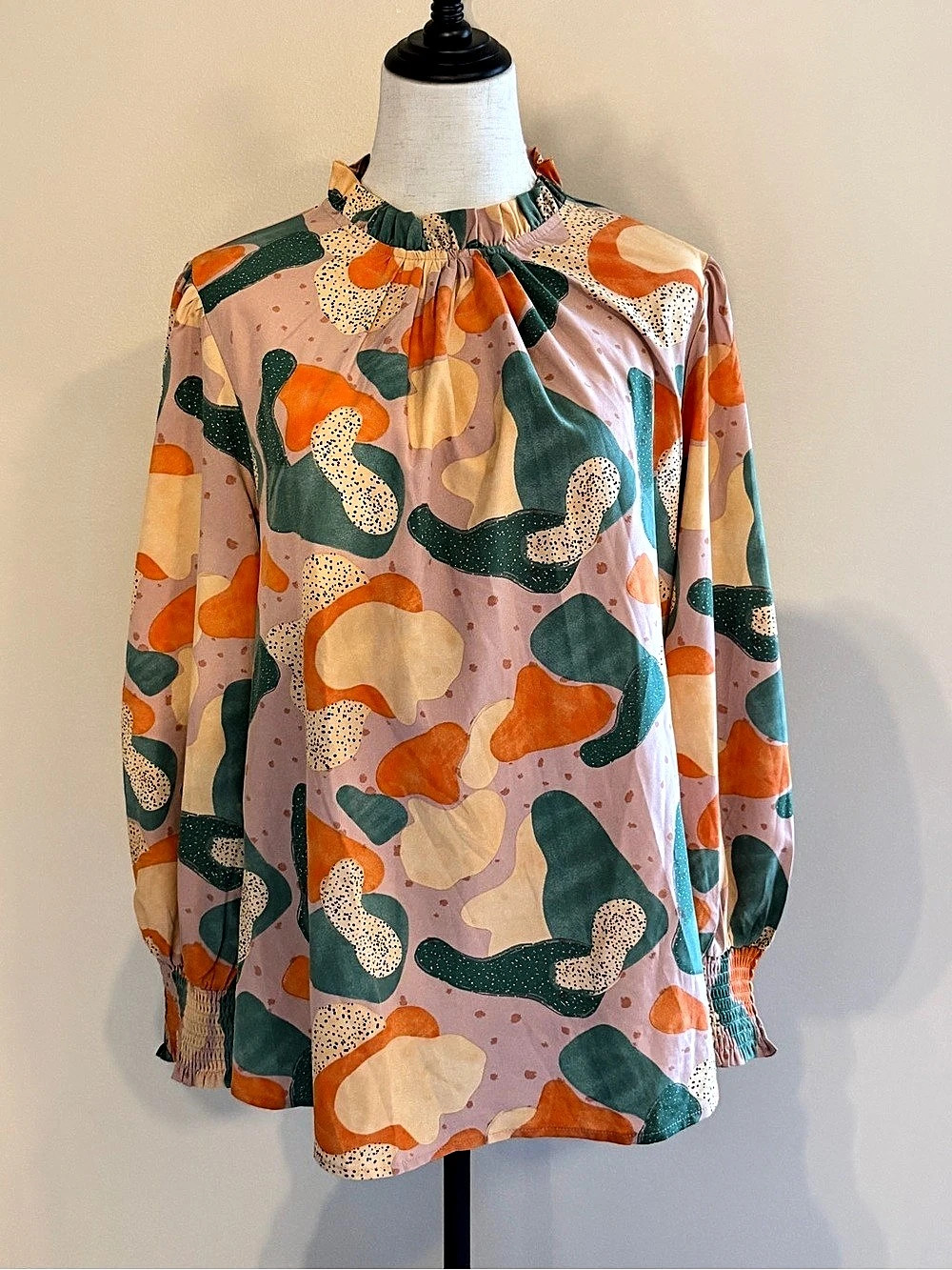 Jodifl Abstract Blouse with Cinched Neck/Sleeves in Blush Pink/SageGreen/Orange